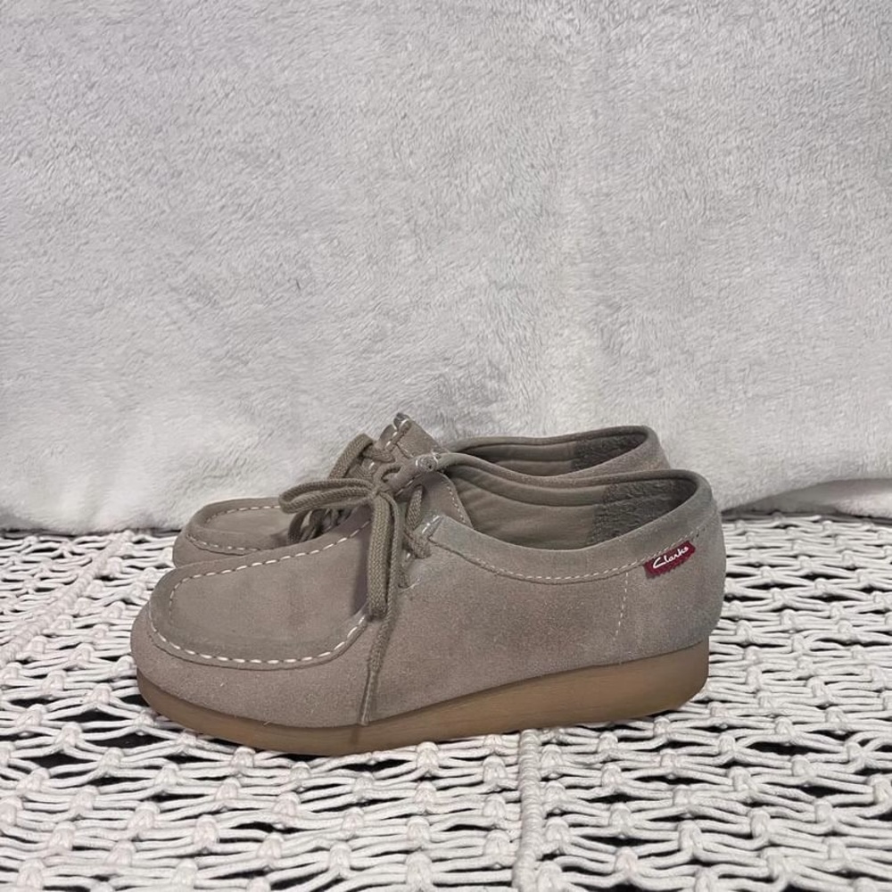 Clarks Padmora Sand Beige Suede Leather Moccasin Shoes Size 7.5 Style 26060498